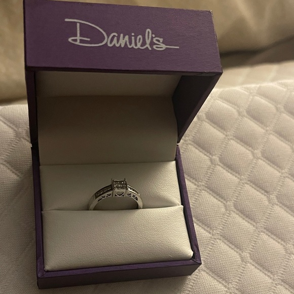 10K Carat with Engraved Hearts and White Gold Daniel's Ring Size 5.5-6.0